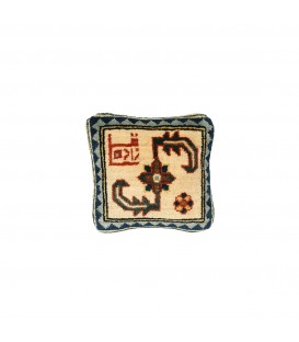 کوسن با فرش دستباف هریس کد C18