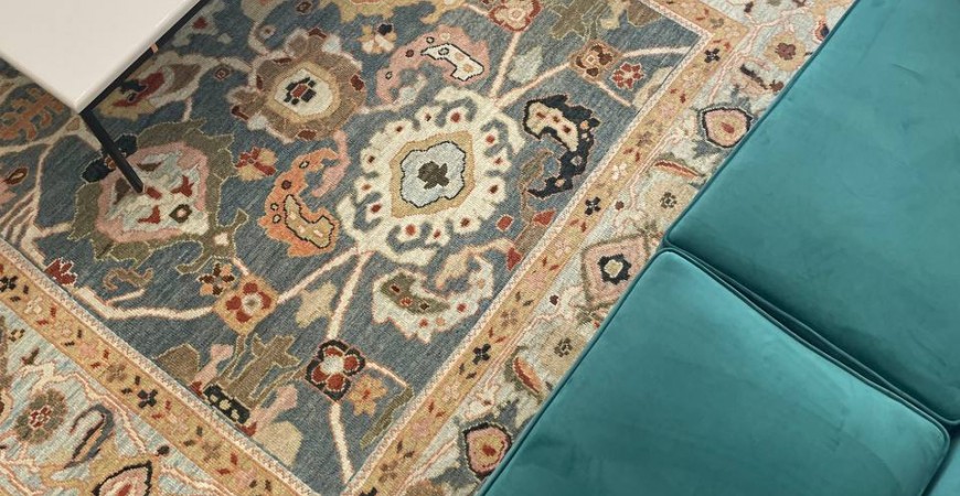 Soltanabad rugs with natural dyeing available at Gholizadehrugs